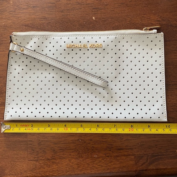 Michael Kors wristlet - Picture 3 of 4